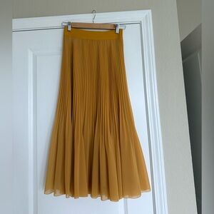 Aritzia Wilfred twirl pleated skirt - mustard yellow